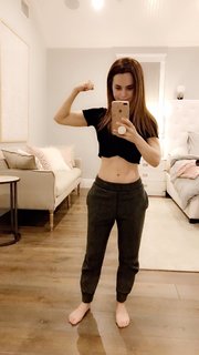 Rosanna Pansino feet photo thumbnail