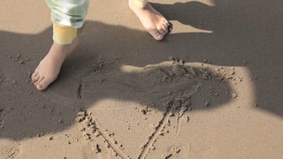 Rosanna Pansino feet photo thumbnail