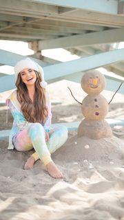 Rosanna Pansino feet photo thumbnail