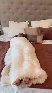 Rosanna Pansino feet photo thumbnail