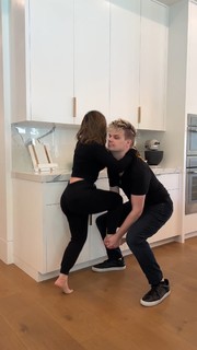 Rosanna Pansino feet photo thumbnail