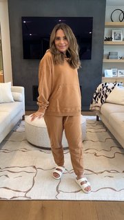 Rosanna Pansino feet photo thumbnail