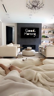 Rosanna Pansino feet photo thumbnail
