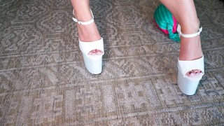 Rosanna Pansino feet photo thumbnail