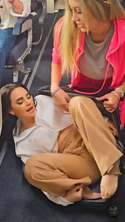 Rosanna Pansino feet photo thumbnail