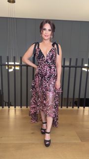 Rosanna Pansino feet photo thumbnail