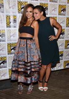 Rosario Dawson feet photo thumbnail