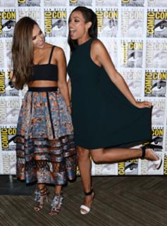 Rosario Dawson feet photo thumbnail