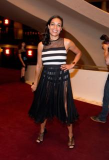Rosario Dawson feet photo thumbnail