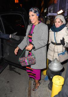 Rosario Dawson feet photo thumbnail