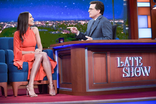 Rosario Dawson feet photo thumbnail