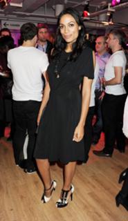 Rosario Dawson feet photo thumbnail