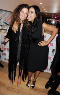 Rosario Dawson feet photo thumbnail