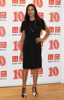 Rosario Dawson feet photo thumbnail