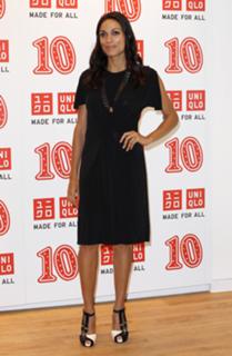 Rosario Dawson feet photo thumbnail