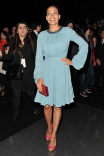 Rosario Dawson feet photo thumbnail