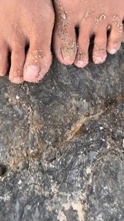Rosario Dawson feet photo thumbnail