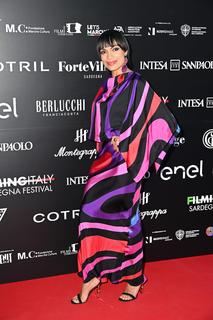 Rosario Dawson feet photo thumbnail
