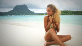 Rose Bertram feet photo thumbnail
