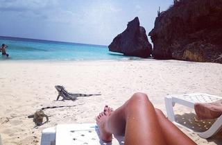 Rose Bertram feet photo thumbnail