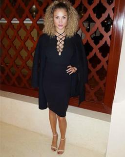 Rose Bertram feet photo thumbnail