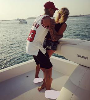 Rose Bertram feet photo thumbnail