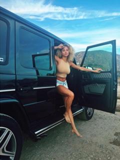 Rose Bertram feet photo thumbnail
