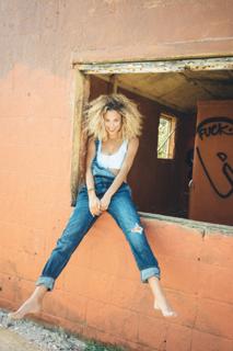 Rose Bertram feet photo thumbnail