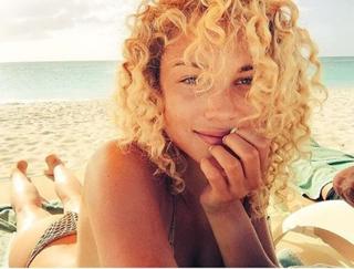 Rose Bertram feet photo thumbnail