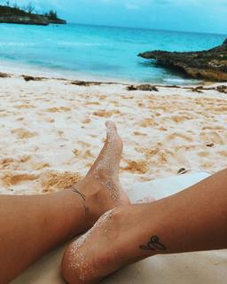 Rose Bertram feet photo thumbnail