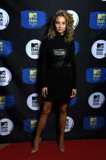 Rose Bertram feet photo thumbnail