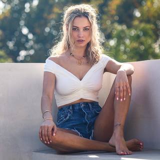 Rose Bertram feet photo thumbnail