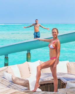 Rose Bertram feet photo thumbnail