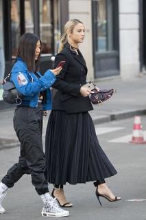 Rose Bertram feet photo thumbnail