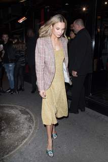 Rose Bertram feet photo thumbnail