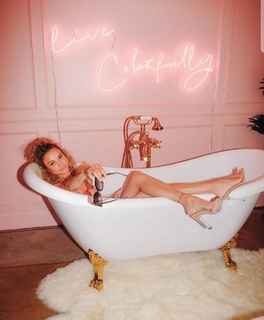 Rose Bertram feet photo thumbnail