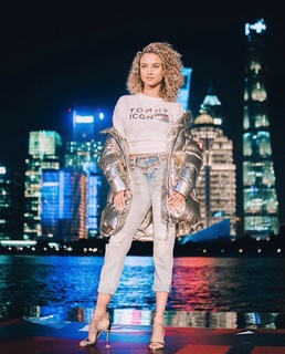 Rose Bertram feet photo thumbnail