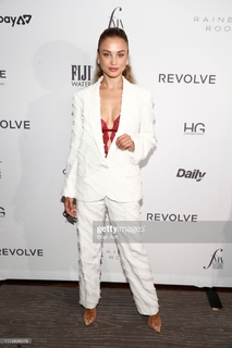 Rose Bertram feet photo thumbnail