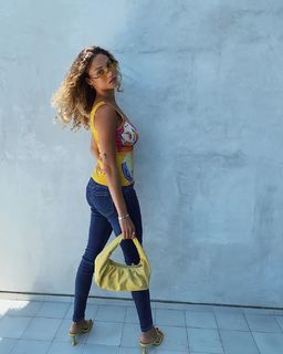 Rose Bertram feet photo thumbnail