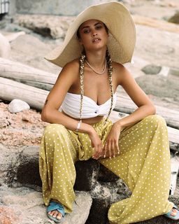 Rose Bertram feet photo thumbnail