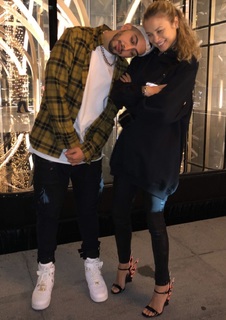 Rose Bertram feet photo thumbnail