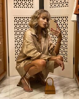 Rose Bertram feet photo thumbnail