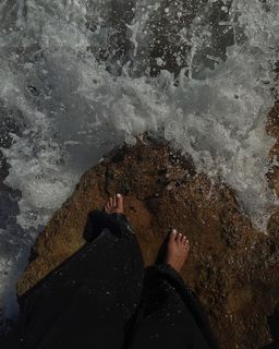 Rose Bertram feet photo thumbnail