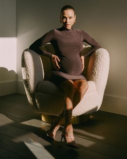 Rose Bertram feet photo thumbnail