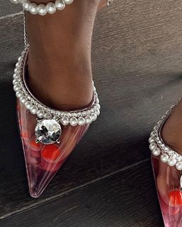 Rose Bertram feet photo thumbnail