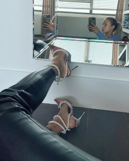 Rose Bertram feet photo thumbnail