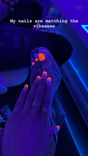 Rose Bertram feet photo thumbnail