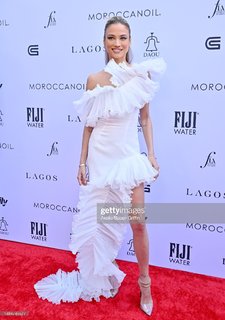 Rose Bertram feet photo thumbnail