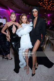 Rose Bertram feet photo thumbnail