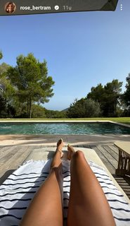 Rose Bertram feet photo thumbnail